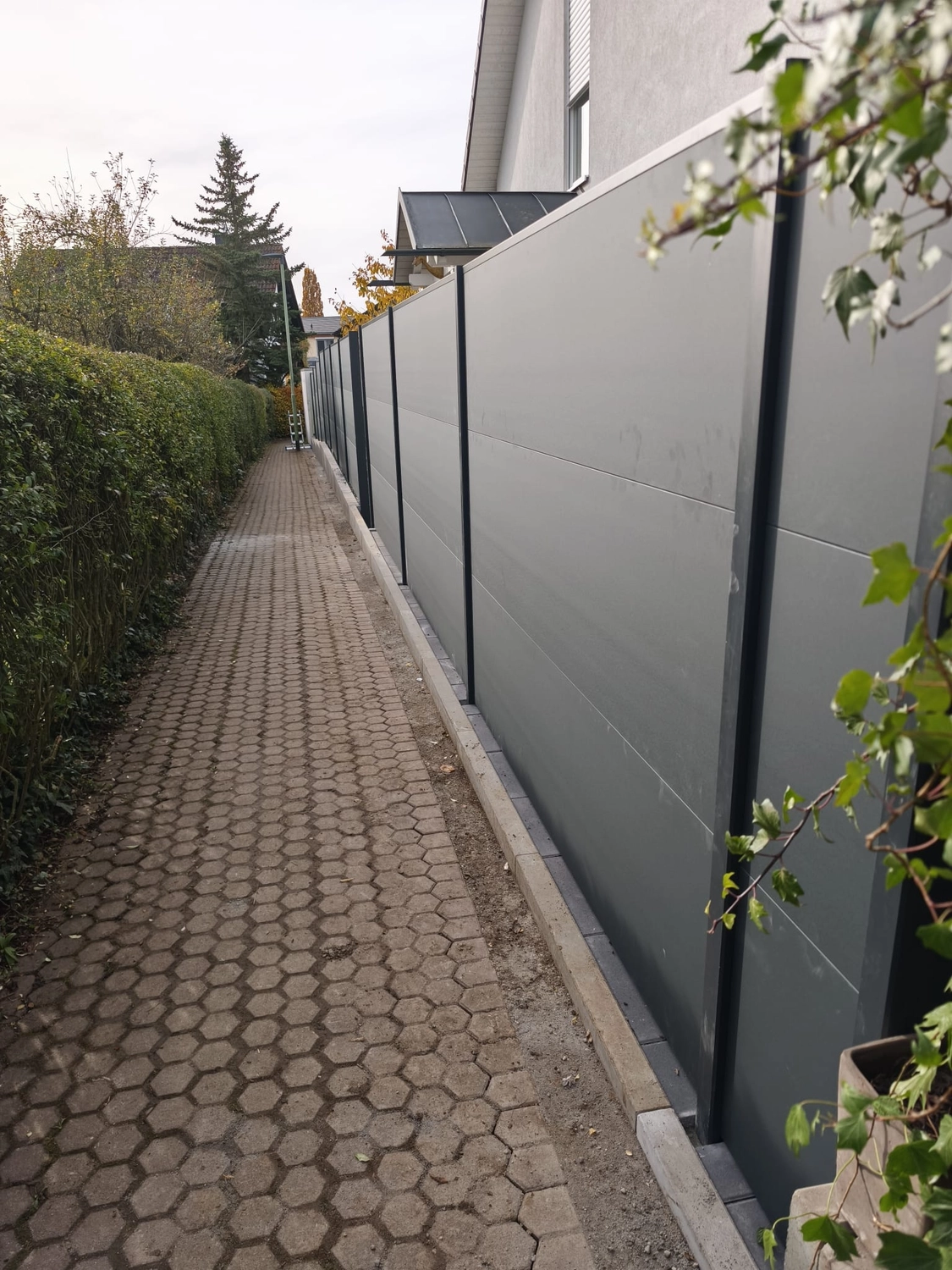 Zois Gartengestaltung - Zaunanlagen & Sichtschutz